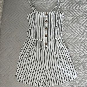 Hollister Romper - xs